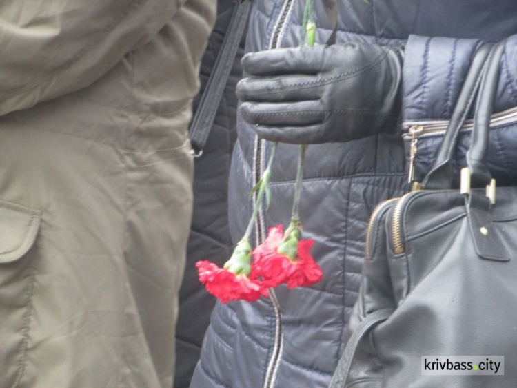 В Кривом  Роге почтили память погибших под Дебальцево (фото)