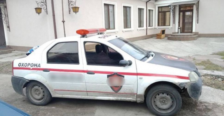 На Днепропетровщине частные охранники ограбили дом, угрожая расправой 9-летнему ребенку (фото)
