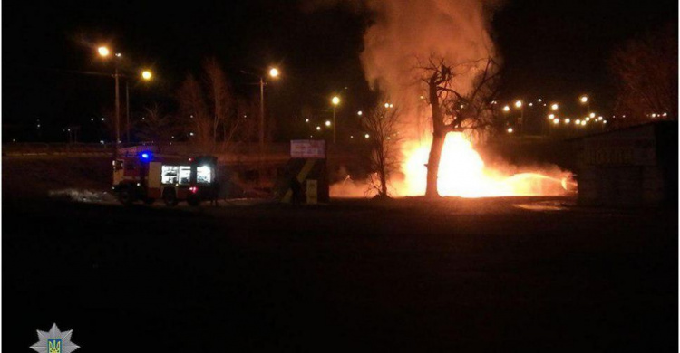 В Кривом Роге произошёл пожар на автозаправочной станции (ФОТО)