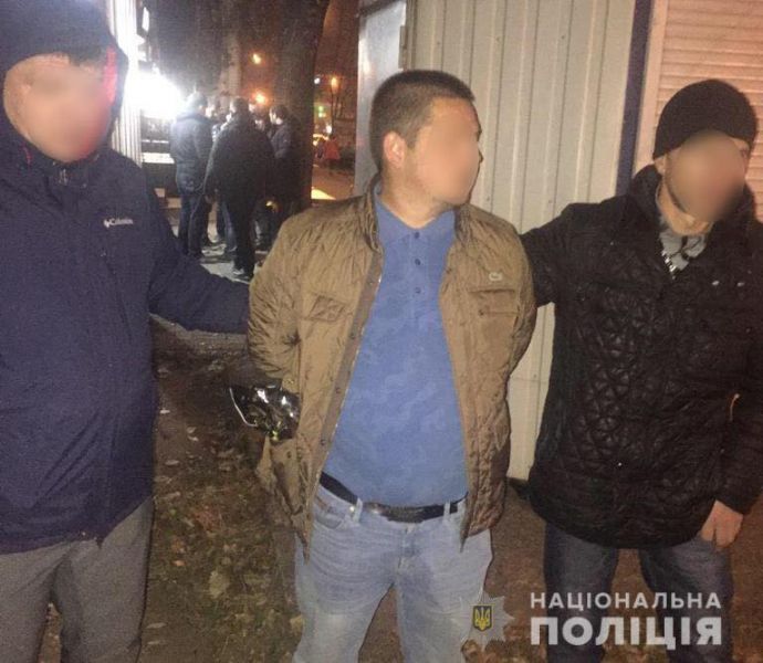 В Кривом Роге полиция задержала преступную группировку, грабившую украинские банки через терминалы