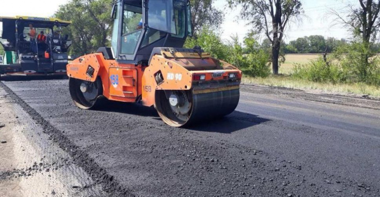 Денег нет, но работы продолжаются: как проходит ремонт трассы Днепр-Кривой Рог (ФОТО)