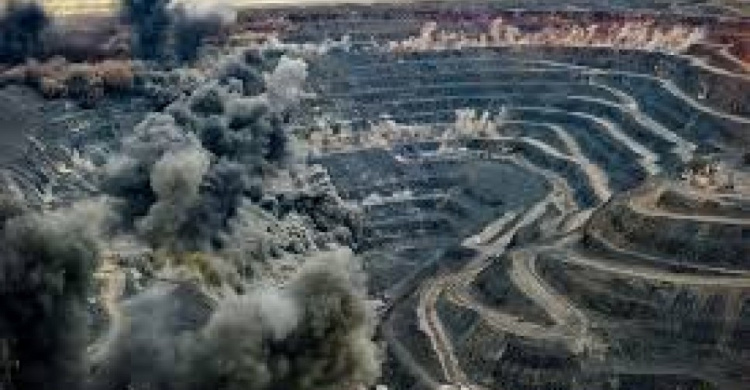 Суд Днепропетровской области вернул лицензии на добычу железной руды криворожскому ГОК