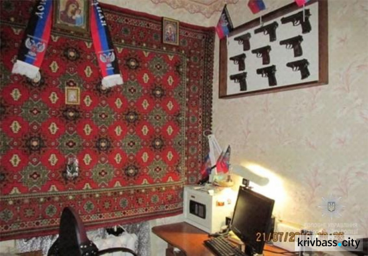 Под Кривым Рогом полиция обнаружила сторонника ДНР и арсенал оружия (ФОТО)