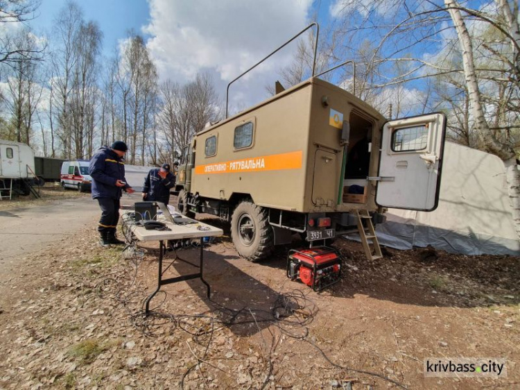 13 спасателей из Кривого Рога отправились бороться с лесными пожарами в Чернобыльскую зону