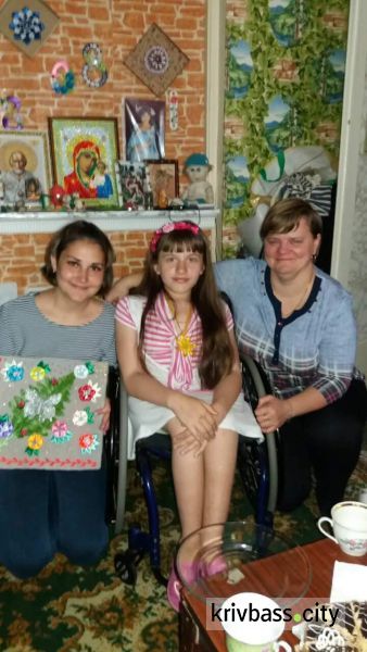 Криворожане побывали в гостях у "хрустальной" девочки (ФОТО)