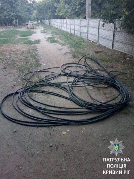 Криворожская полиция за ночь зафиксировала три кражи кабельно-проводниковой продукции (ФОТО)