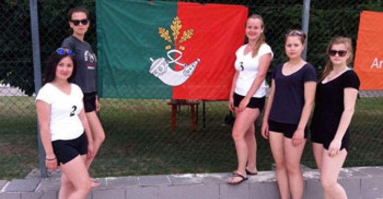 Волейбольные команды Кривого Рога сразились в открытом турнире (ФОТО)