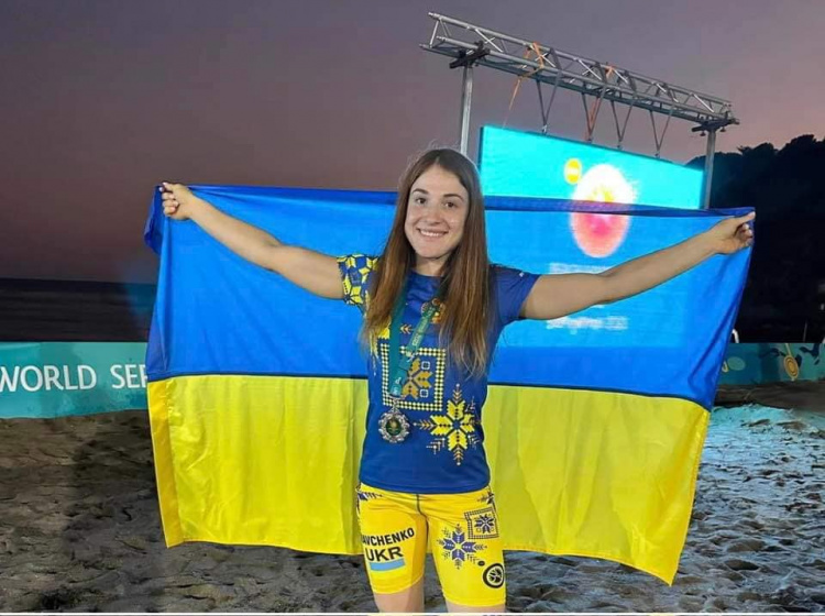 Виборювала перемогу на березі моря: борчиня з Кривого Рогу стала призеркою світового чемпіонату