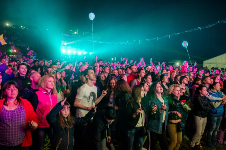 Тату-зона, фуд-корты, выступления артистов: как на Днепропетровщине прошел крупнейший этно-рок фестиваль (ФОТО)