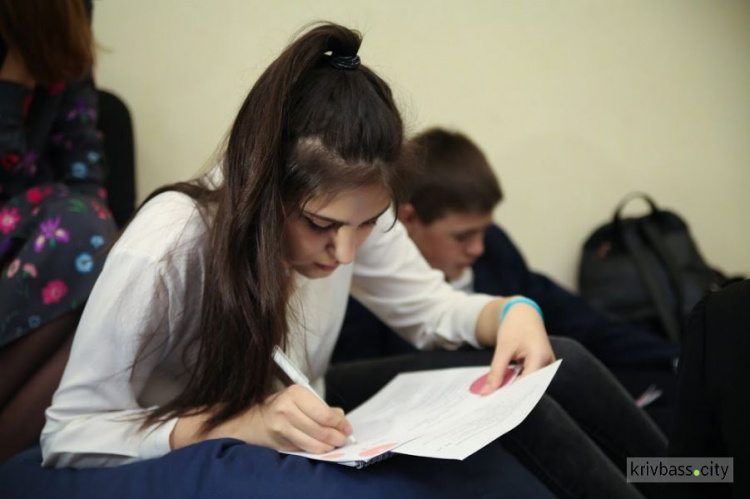 “Відкривай Україну: Ідентифікація” стартує проєкт для школярів та вчителів Дніпропетровщини