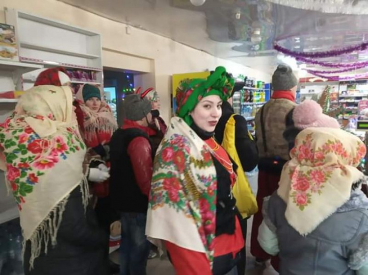 Рождественский вертеп: в криворожском районе ходили колядники (фото)