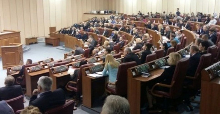 Депутаты горсовета отказались обсуждать состояние пассажирского транспорта, а мэр Кривого Рога подсчитал его новые «единицы»