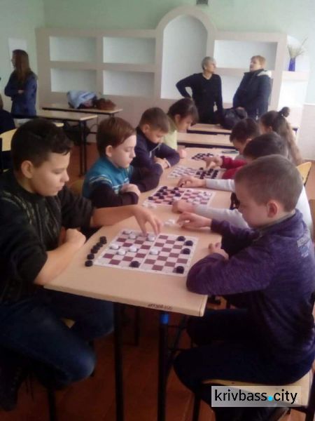 В Терновском районе Кривого Рога прошли соревнования "Чудо-шашки"(ФОТО)