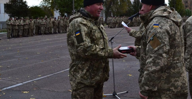Бойцов 17-й танковой бригады Кривого Рога наградили по случаю праздника