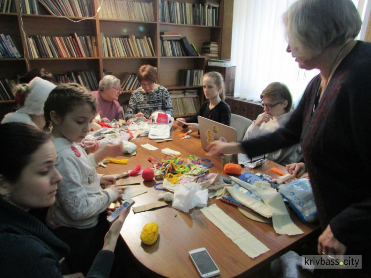 В Кривом Роге прошел мастер-класс по изготовлению куклы-мотанки "Веснянка"(ФОТО)