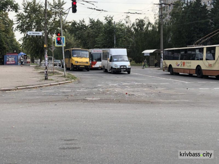 Автомобиль полицейских в Кривом Роге попал в аварию (ФОТО)
