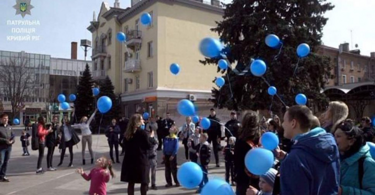 В городе прошёл флешмоб "Кривой Рог в голубом" (ФОТО)