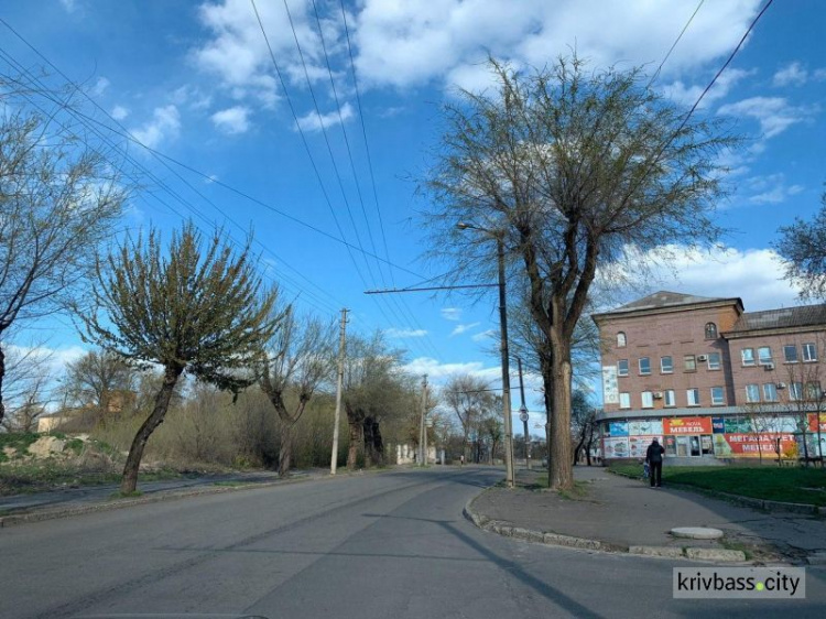 Почти пустые улицы без машин и людей: как выглядит центр Кривого Рога во время карантина