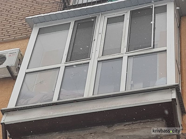 У Саксаганському районі обстріляли балкон у житловому будинку