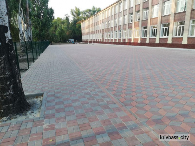 Мечта сбылась: в криворожской школе открыли Urban School Yard стоимостью почти 1,5 млн грн (ФОТО)