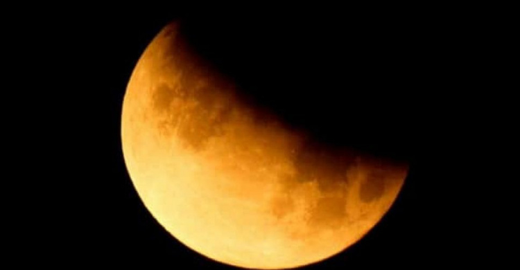 Нумеролог из Кривого Рога рассказала о предстоящем лунном затмении: что делать, а чего не стоит в его активные фазы
