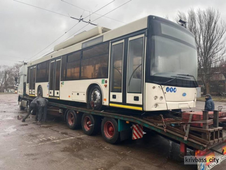 Перша машина нового тролейбуса вже прибула до Кривого Рогу