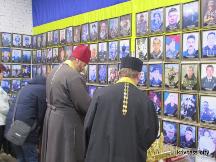 В Кривом Роге почтили память погибших защитников ДАПа и бойцов 20 батальона