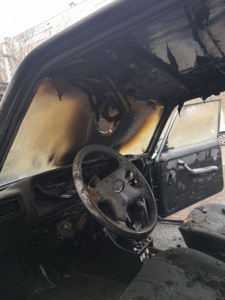 В Кривом Роге на временной автостоянке горел автомобиль