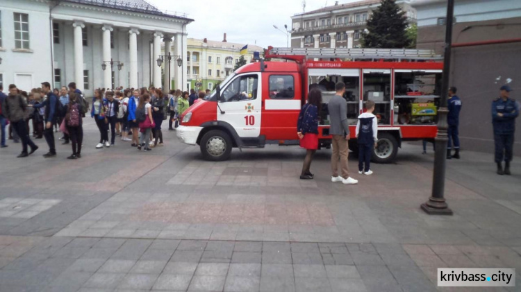 В Кривом Роге прошел флешмоб «Украина за безопасность дорожного движения» (ФОТО)