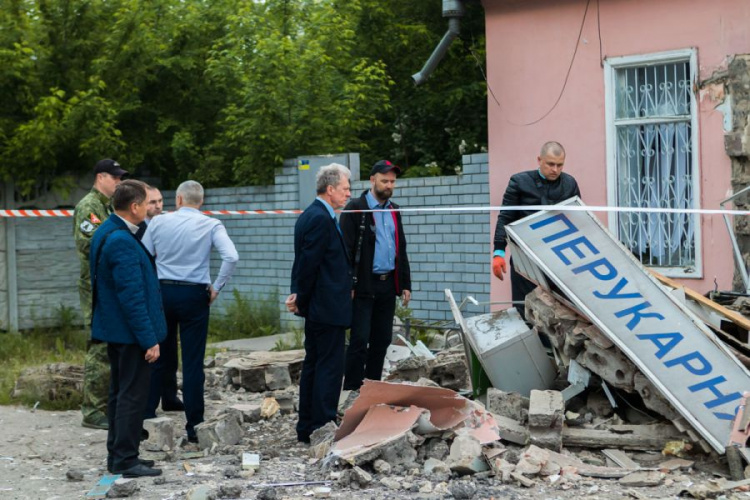 Взрыв на Днепропетровщине: неизвестные ночью подорвали банкомат (видео)