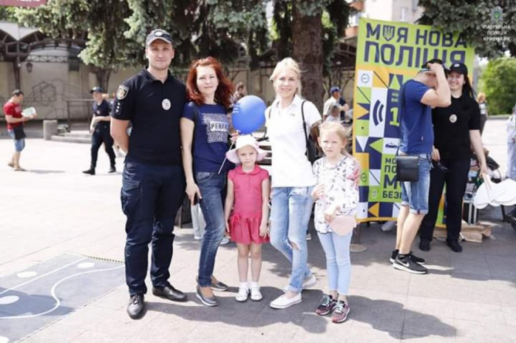 Малыши Кривого Рога вышли на защиту правопорядка: как прошёл День рождения патрульных (фото)