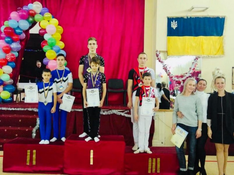 Криворожские гимнасты вернулись с соревнований во Львове с победой (фото)