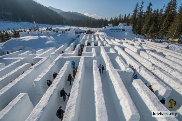 В Польше построили самый огромный в мире снежный лабиринт (ФОТО+ВИДЕО)