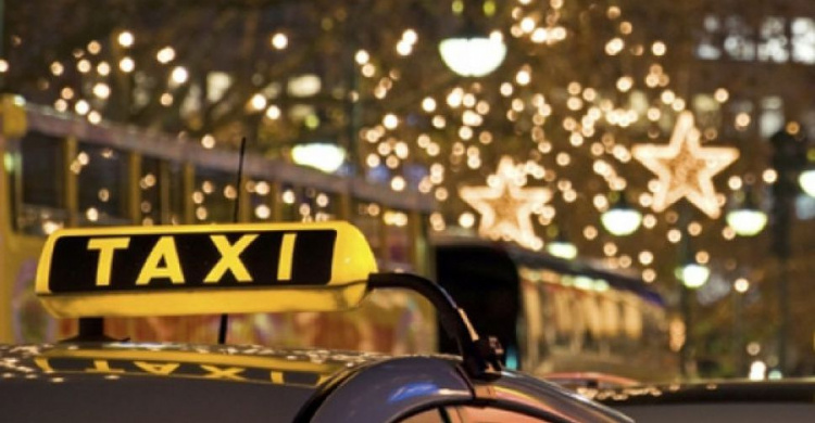«Такси, такси, вези,вези»: сколько обойдется криворожанам проезд в новогоднюю ночь