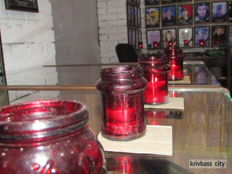 В Кривом Роге почтили память погибших защитников ДАПа и бойцов 20 батальона