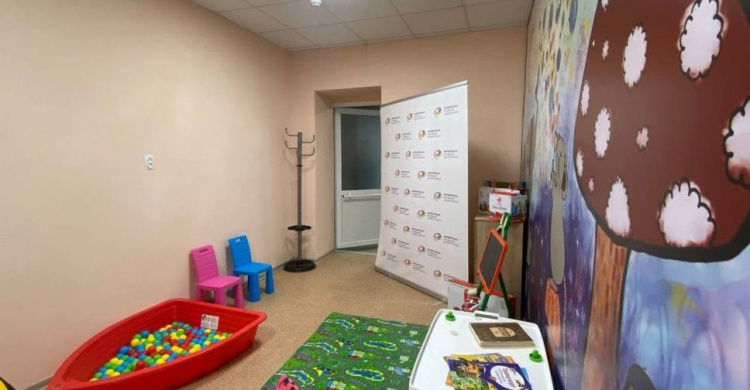 З дитиною на навчання: за сприяння Метінвесту у ДУЕТ відкрили кімнату матері та дитини