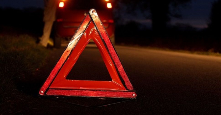 Авария в Кривом Роге: легковушка на большой скорости сбила пешехода