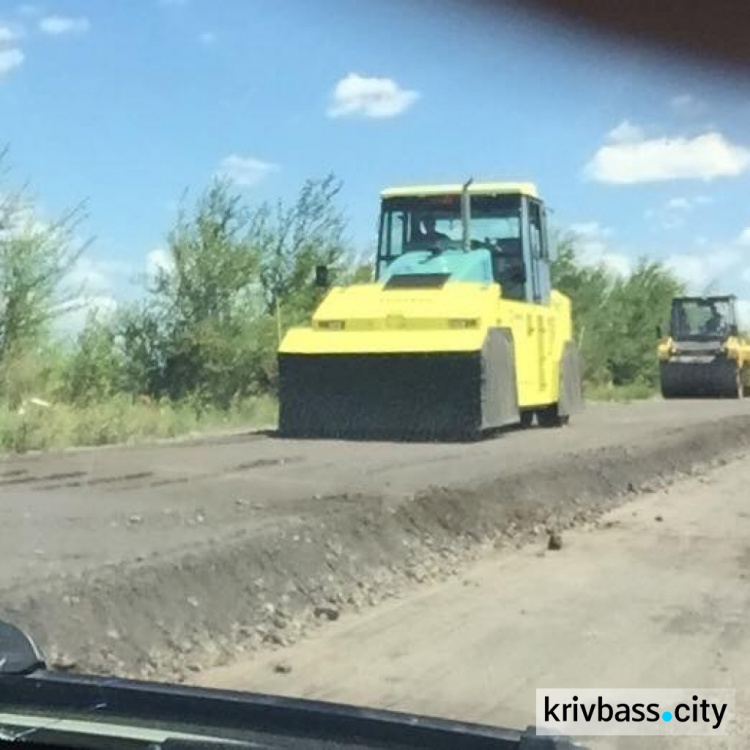 Фотофакт: как ремонтируют трассу Кривой Рог-Днепр