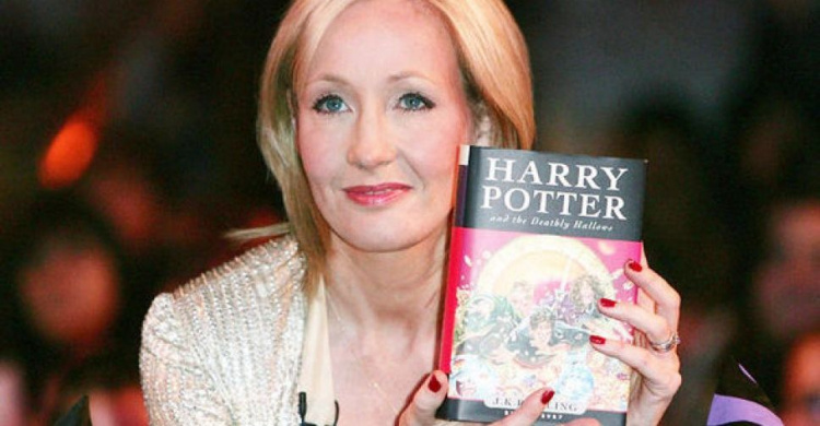 31 липня – День народження авторки серії книг про Гаррі Поттера