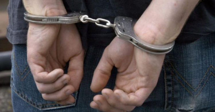На Днепропетровщине полицейские задержали 10 человек наркогруппировки (видео)