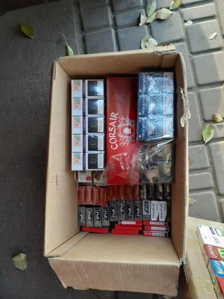Самогон и сигареты: в Кривом Роге правоозранители провели рейд и изъяли товар (фото)