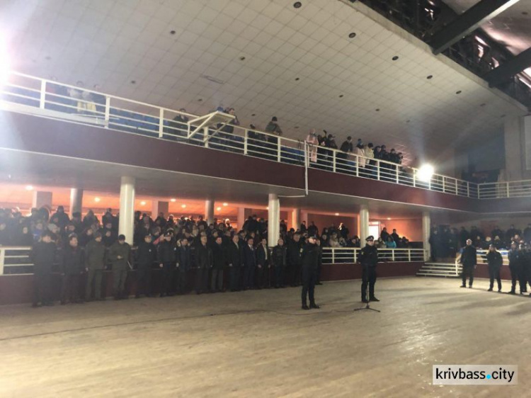 На службу в патрульную полицию Кривого Рога заступили 65 новых копов (ФОТО)