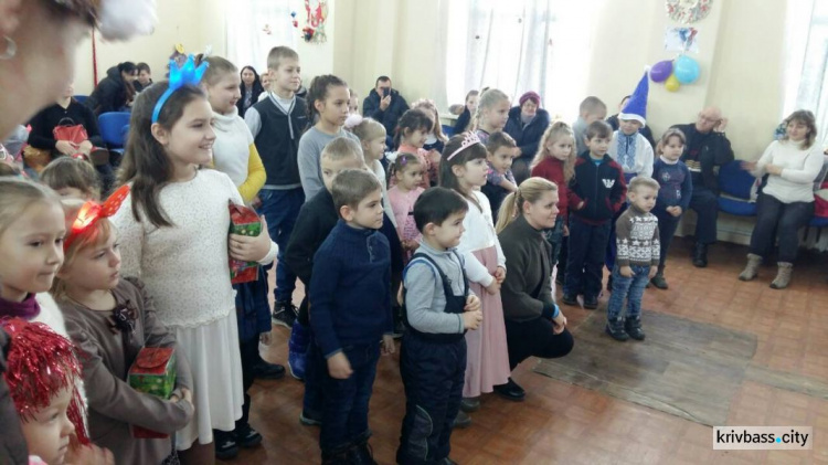 Для криворожских детей участников АТО Координационный центр организовал новогодний праздник (ФОТОРЕПОРТАЖ)