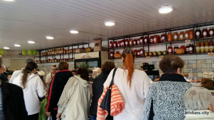 В Кривом Роге на Заречном открылся новый мясной магазин (ФОТО)