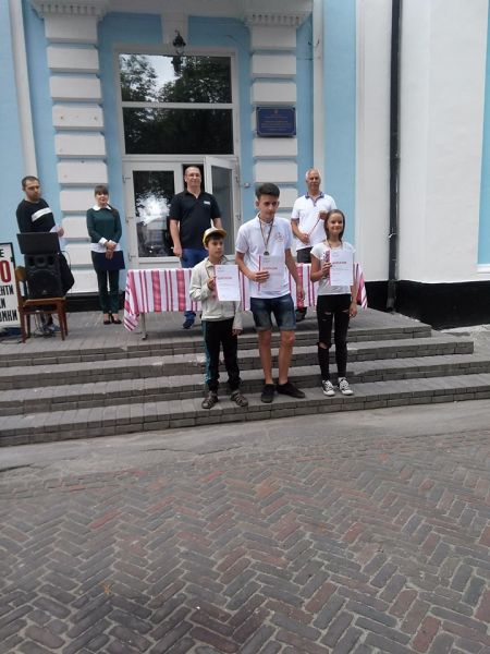 Школьница из Криворожского района стала призеркой Всеукраинских соревнований по авиамодельному спорту (фото)