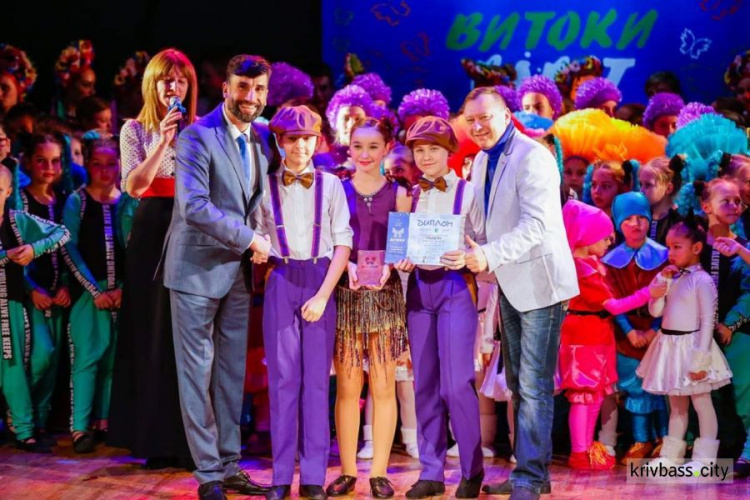 Дипломы, подарки и приглашения: криворожские танцевальные коллективы вернулись из Одессы (фоторепортаж)