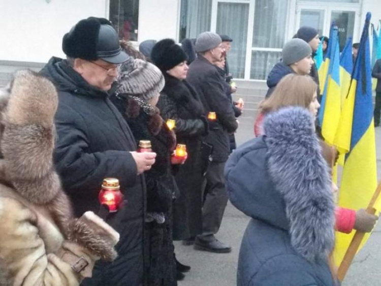 Присоединись и зажги свечу: жители Кривого Рога вспомнят жертв Голодомора (фото)