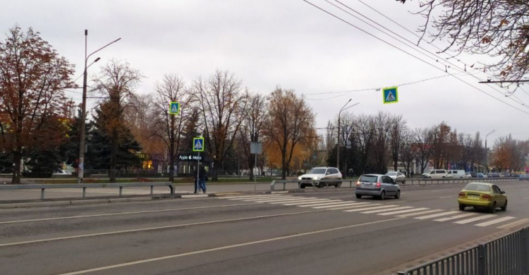 Криворожане требуют на пешеходном переходе установить светофор