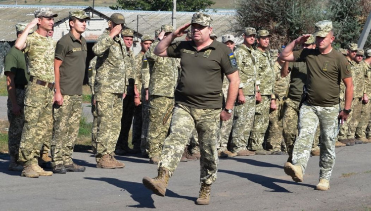 Криворожские танкисты отметили свой профессиональный праздник (фото)