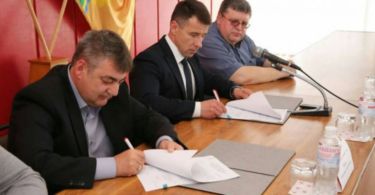 Криворожское предприятие отремонтирует две школы смт Широкое (ФОТО)